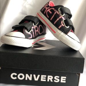 Toddler Converse Sneakers size 6